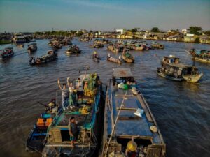 CAI RANG FLOATING MARKET TOUR 4 HOURS